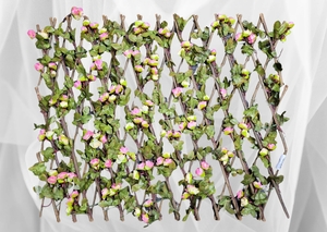 TRELICA EM MADEIRA COM FOLHAS E FLORES 70 CM 20466